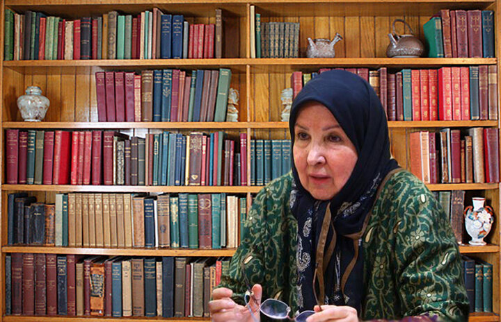 بانوی قلم و سفال