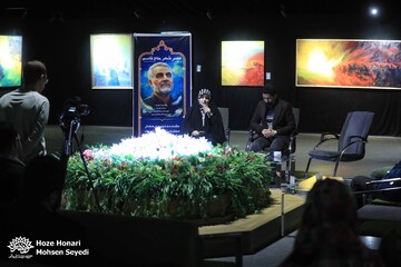 📷 عصر شعر «حاج قاسم»