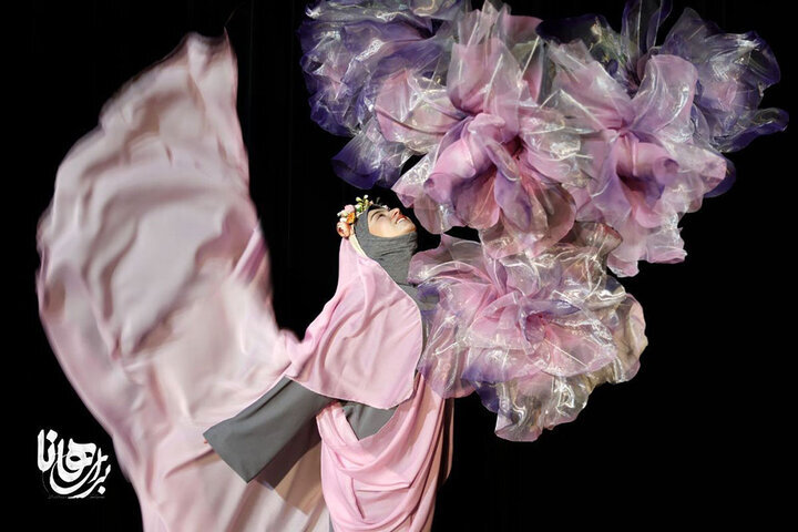 «برای هانا» مواجهه زنانه با جهان قدرت است؛ گلدا مایر در تئاتر!