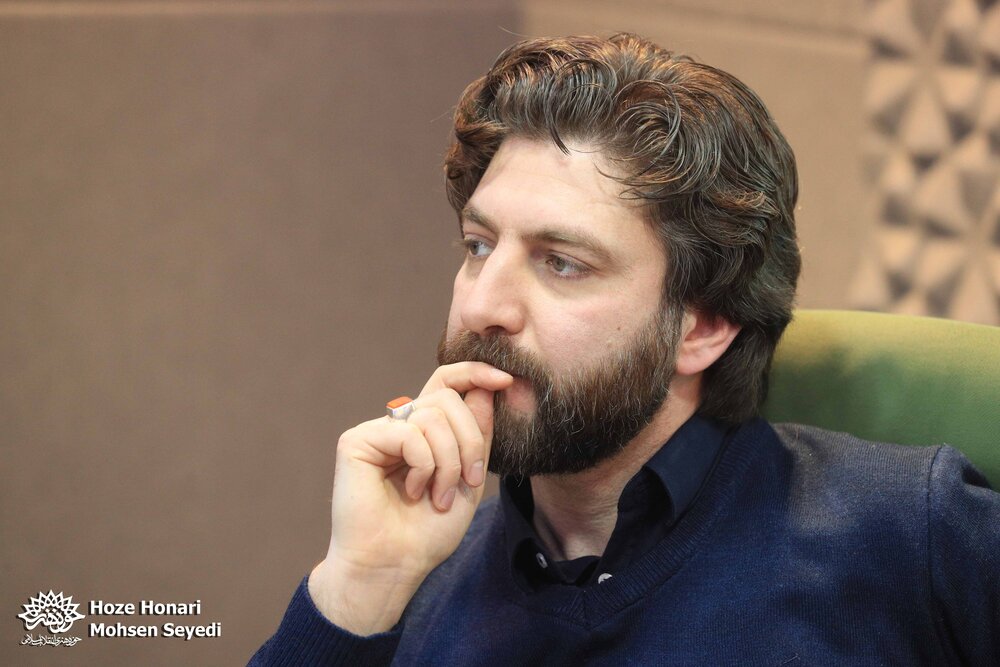 رسیدن شاعر به زبان ویژه ساده نیست/ سهم نیایش در سروده‌ها اندک است