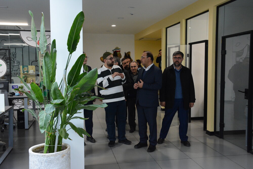 بازدید معاون علمی، فرهنگی و اجتماعی سازمان برنامه و بودجه از مجموعه «کارستان بهارستان»