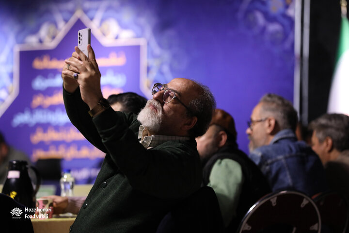 نشست صمیمانه ریاست حوزه هنری با کارگردانان و کارشناسان نمایش استان‌های حوزه هنری