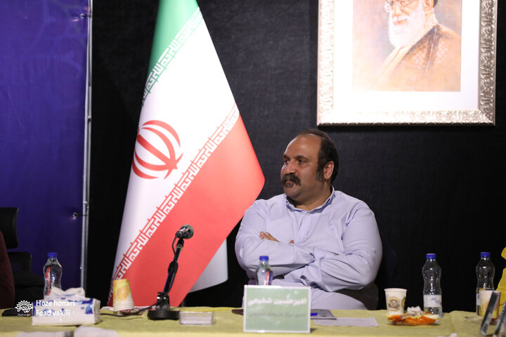 نشست صمیمانه ریاست حوزه هنری با کارگردانان و کارشناسان نمایش استان‌های حوزه هنری