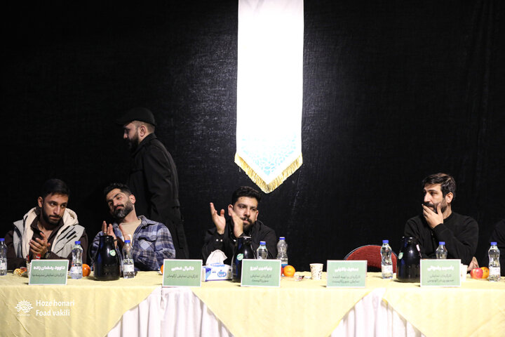 نشست صمیمانه ریاست حوزه هنری با کارگردانان و کارشناسان نمایش استان‌های حوزه هنری