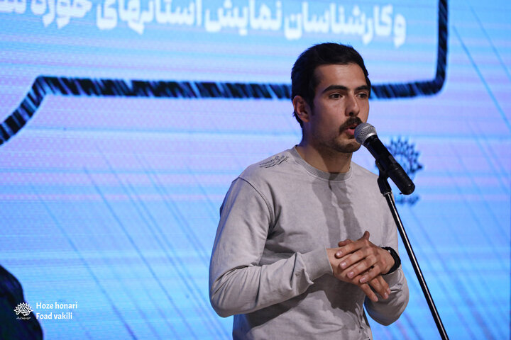 نشست صمیمانه ریاست حوزه هنری با کارگردانان و کارشناسان نمایش استان‌های حوزه هنری