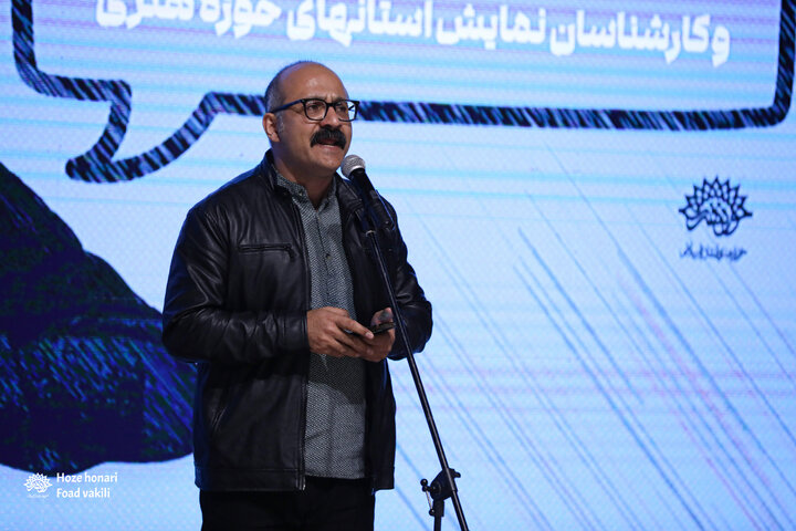 نشست صمیمانه ریاست حوزه هنری با کارگردانان و کارشناسان نمایش استان‌های حوزه هنری