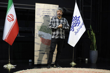 باید چراغ تئاتر استان‌ها را روشن نگه داریم/ نقش فعالان تئاتر استان‌ها در برندسازی