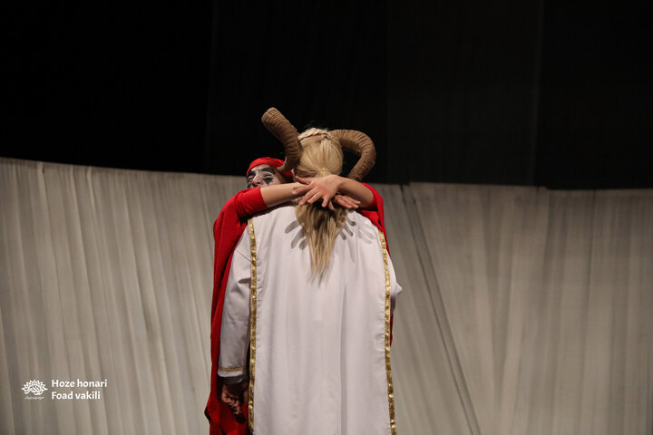 نمایش می خواستم اسبش باشم