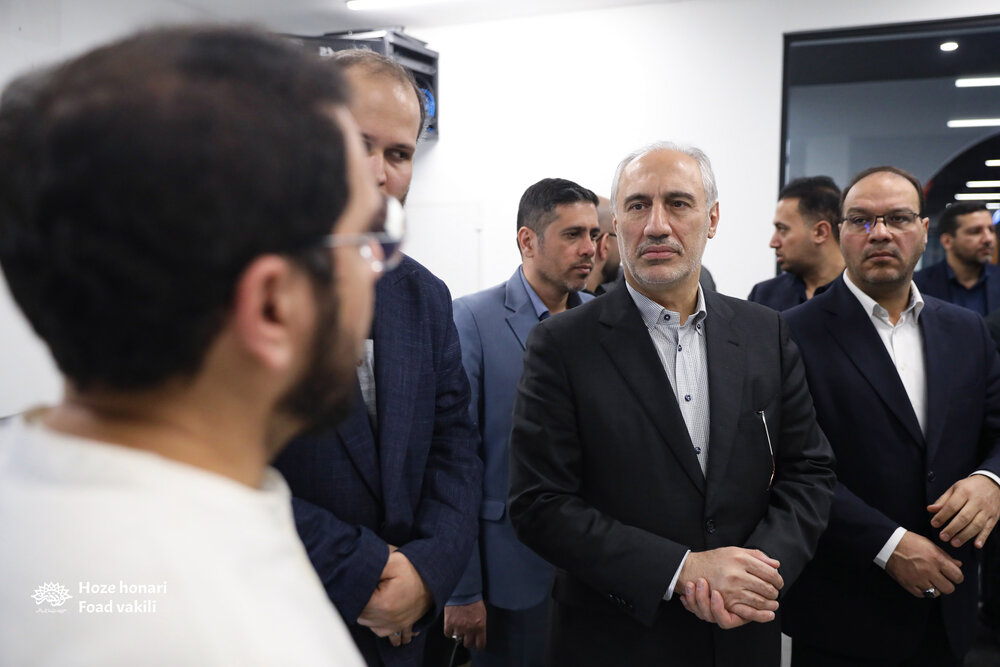 بازدید معاون برنامه و بودجه از کارستان