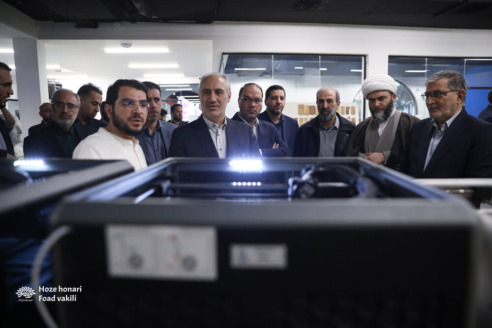 بازدید معاون برنامه و بودجه از کارستان