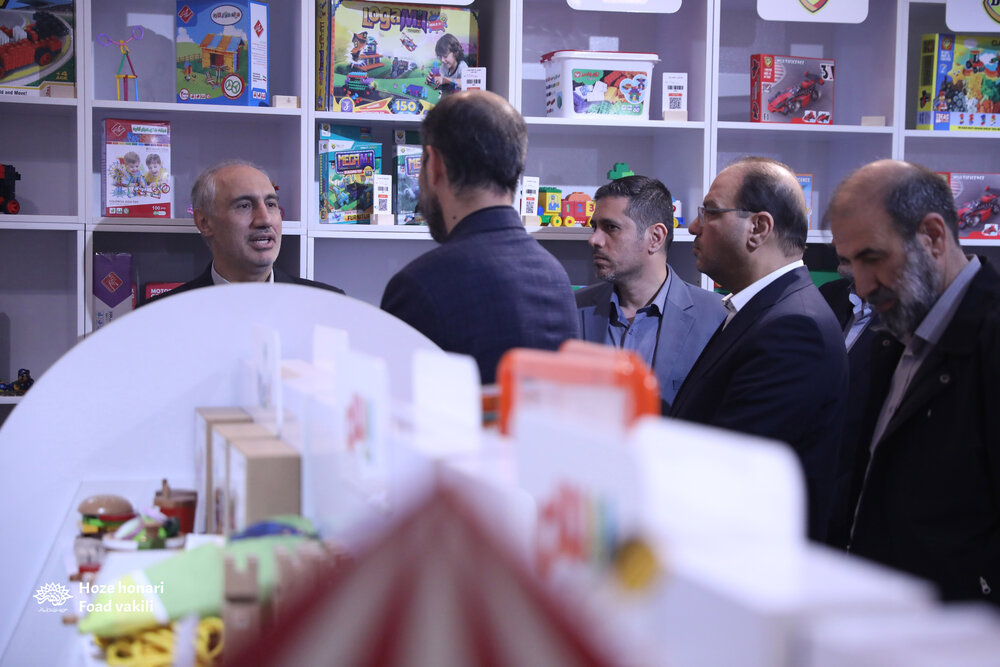 بازدید معاون برنامه و بودجه از کارستان