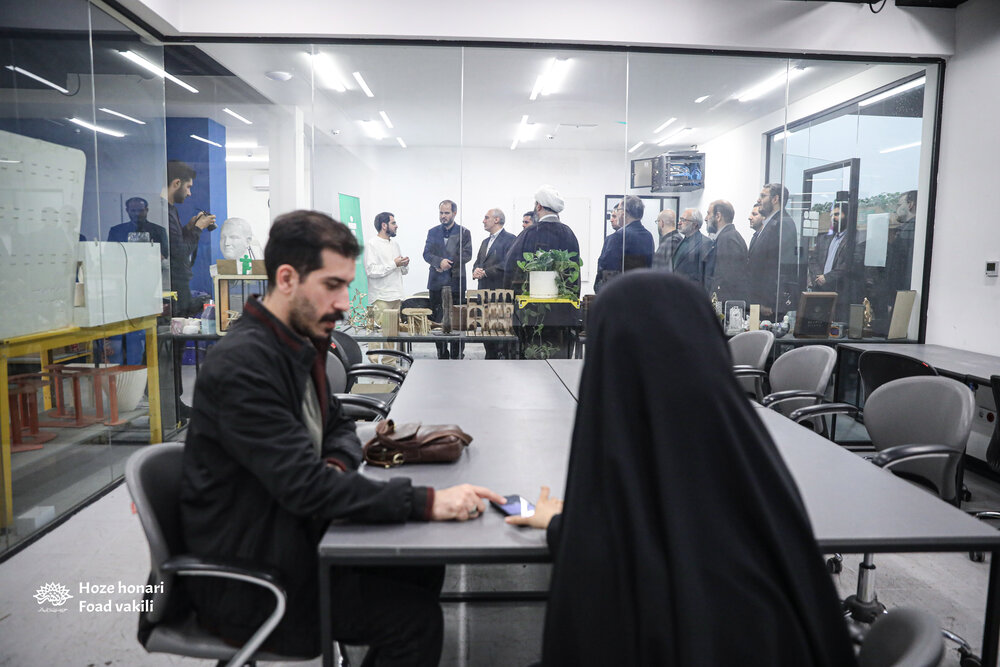 بازدید معاون برنامه و بودجه از کارستان