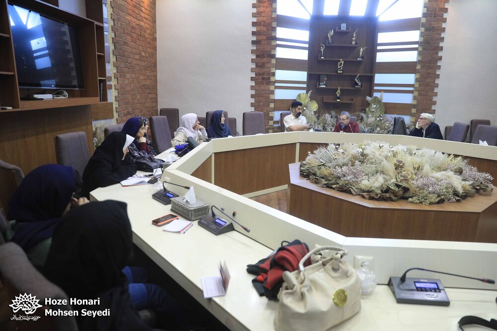 عالَم، کتابی گشوده در برابر انسان است