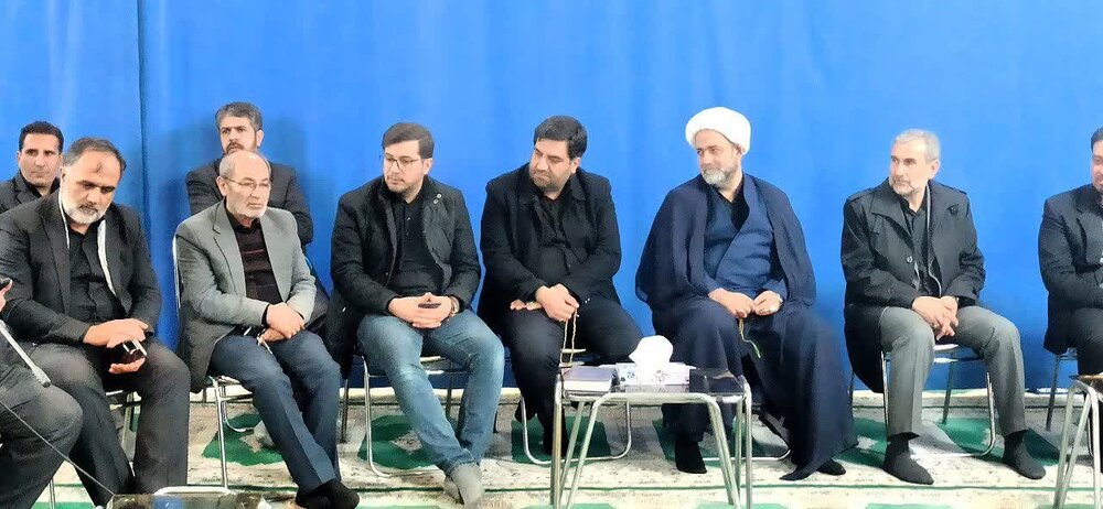 ویژهبرنامه ادبی «محفل شعر امین» همزمان با سراسر کشور در ارومیه برگزار شد