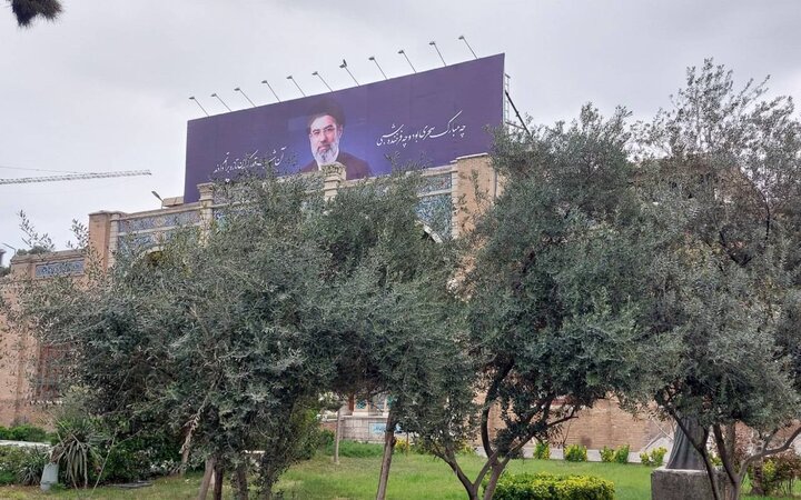 نقشِ بیعت بر دیوارنگاره تالار «اندیشه»