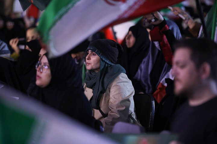 میدان ولی عصر، اتحاد مقدس، آقای تاجیک