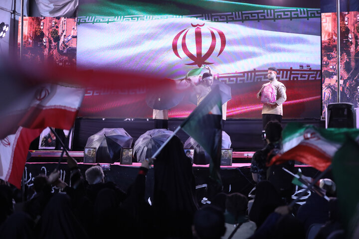 میدان ولی عصر، اتحاد مقدس، آقای تاجیک