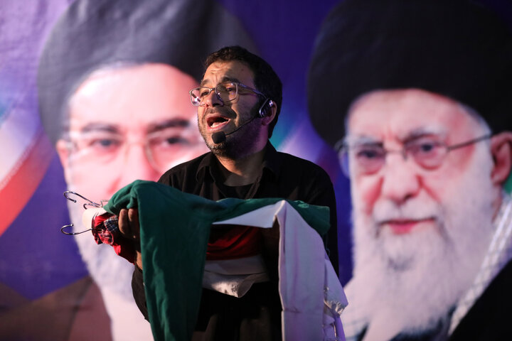 میدان شاپور ، به رنگ پرچم. حسین قاسمی