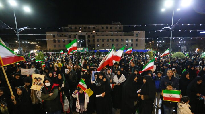 حکم غرب گدایانِ بی‌وطن، مرگ است