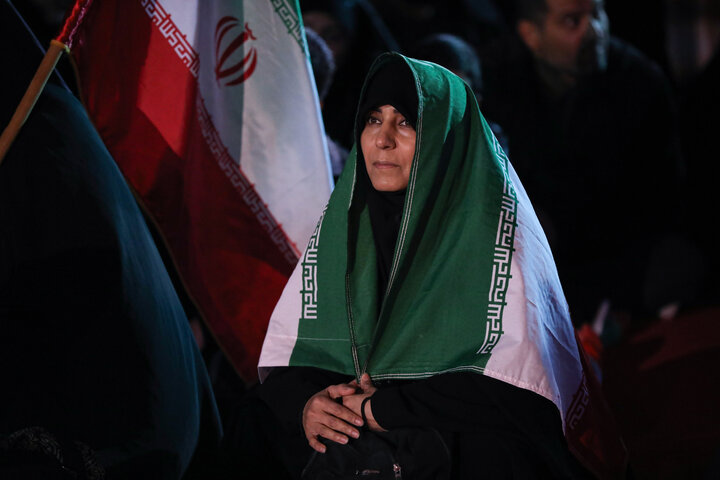 آرش کمانگیر مقابل دانشگاه تهران