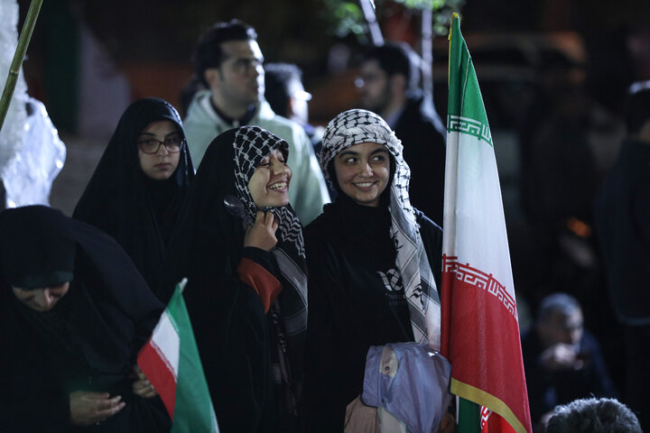 آرش کمانگیر مقابل دانشگاه تهران