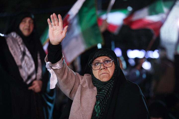 آرش کمانگیر مقابل دانشگاه تهران