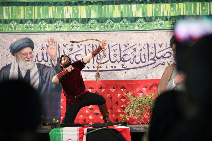 آرش کمانگیر مقابل دانشگاه تهران