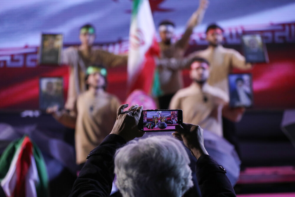 هفته هنر انقلاب با اجرای نمایش‌های میدانی در تهران و استان‌ها آغاز شد
