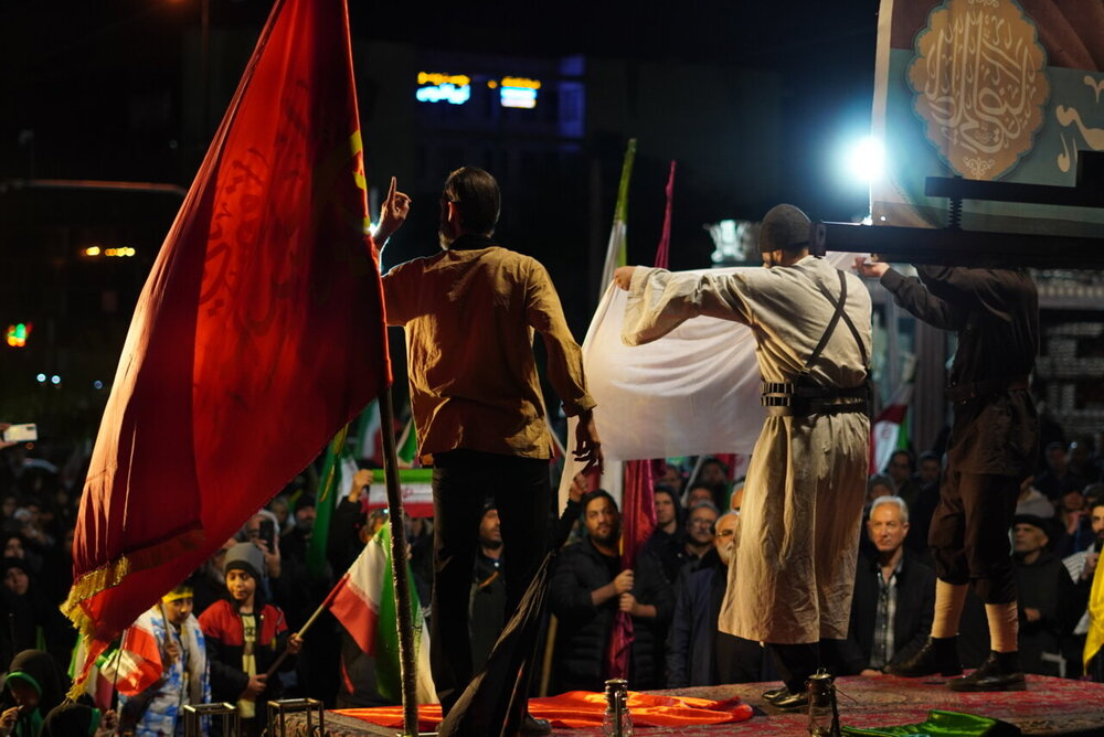 روحیه میهن‌دوستی و مقاومت همچنان در میان مردم زنده است