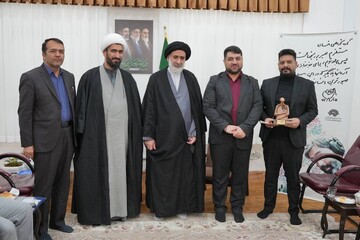 چهره‌های سال هنر انقلاب اسلامی در چهارمحال و بختیاری معرفی شدند