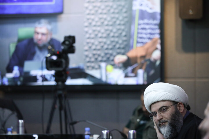 جلسه هم اندیشی جمعی از شعرا و نوحه سرایان فعال در دفاع مقدس سوم