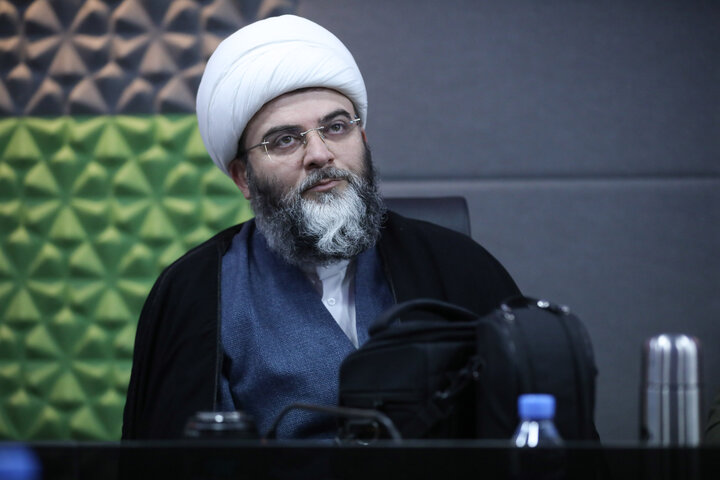 جلسه هم اندیشی جمعی از شعرا و نوحه سرایان فعال در دفاع مقدس سوم