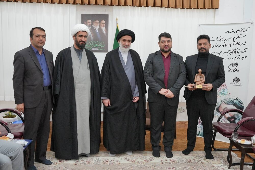 چهره‌های سال هنر انقلاب اسلامی در چهارمحال و بختیاری معرفی شدند