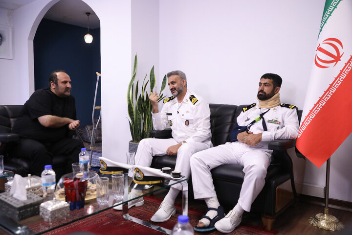 حضور ملوانان بازمانده از ناوشکن دنا در حوزه هنری