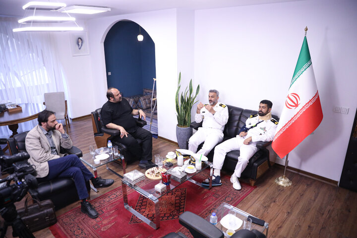 حضور ملوانان بازمانده از ناوشکن دنا در حوزه هنری
