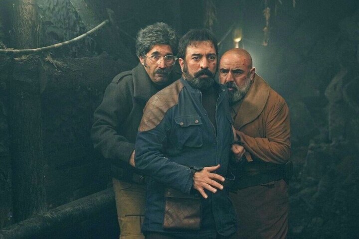 ماجرای سقوط یک شخصیت و تاکسیدرمی گوزن زرد ایرانی!