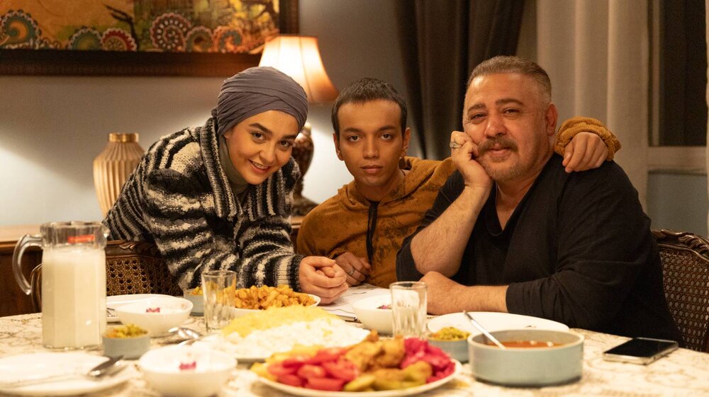 «اهلِ ایران» به نیمه رسید/ انتشار موج چهارم با ادای دین به کودکان میناب 