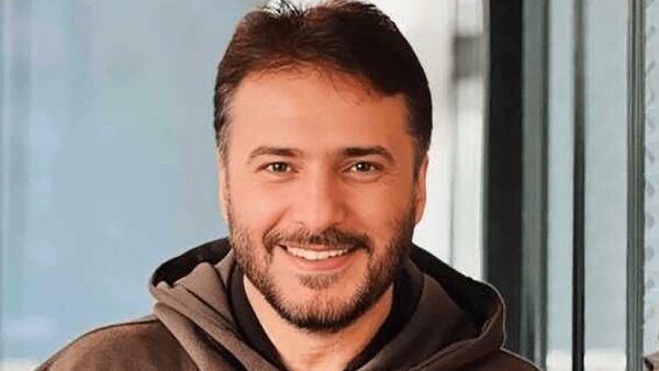 خواستم بگویم حتی وسط جنگ هم زندگی ادامه دارد
