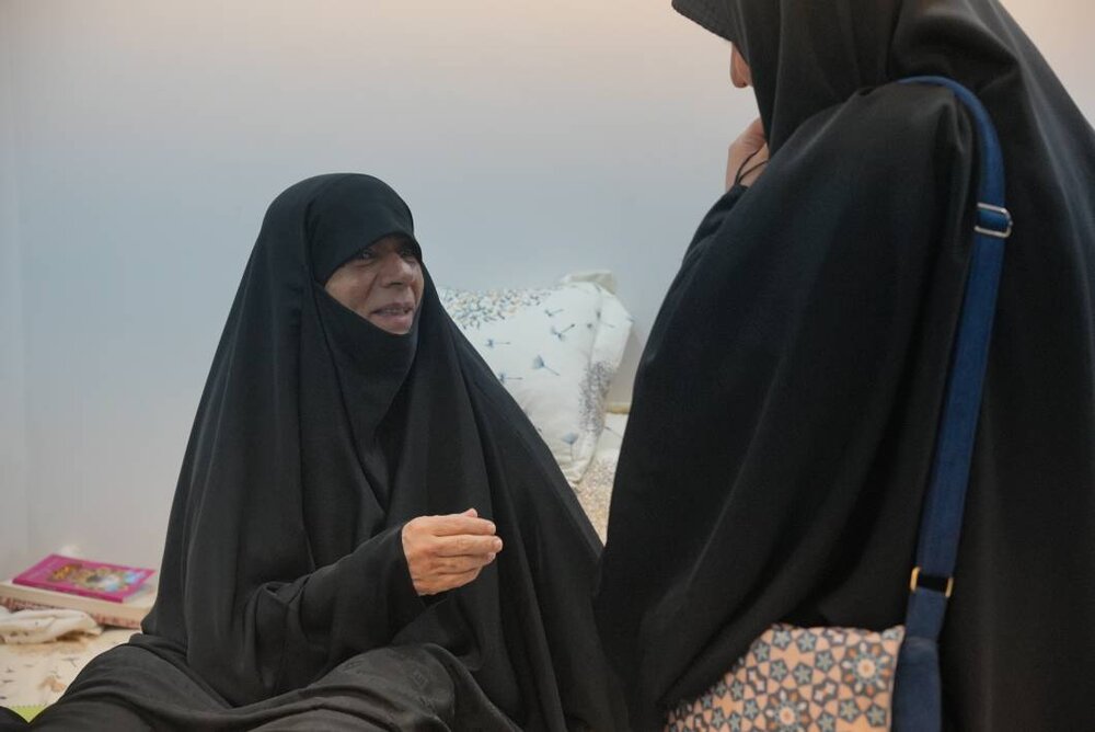دیدار شاعران و نویسندگان حوزه هنری با خانواده شهید هنرمند فاطمه سادات میر