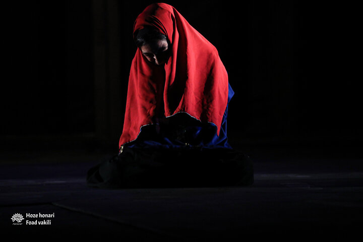 نمایش «ذرات آشوب»