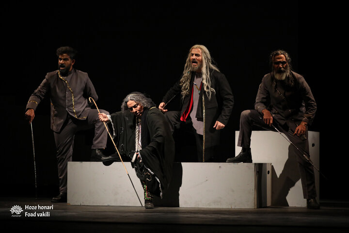 نمایش «ذرات آشوب»