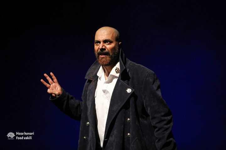 نمایش «ذرات آشوب»
