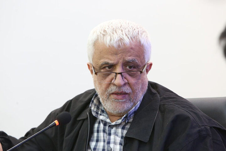 یادداشت‌نویسی روزانه مانع تحریف تاریخ می‌شود/«کالک‌های خاکی» روایتی مستند از شکل‌گیری سپاه و همدلی ارتش و سپاه است