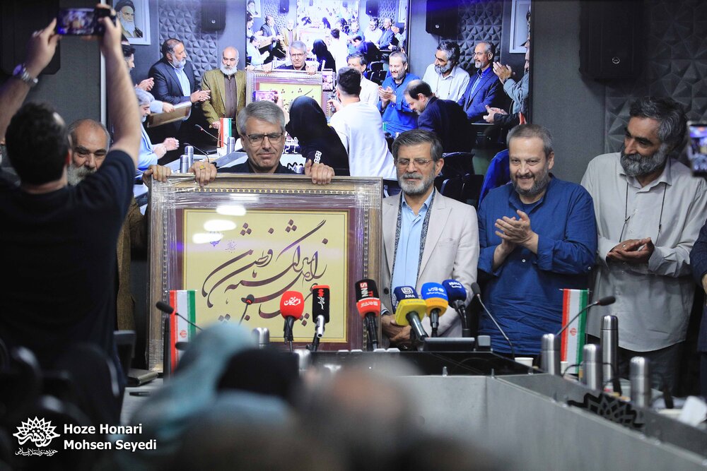 نشان «سرو سیمین پارسیجان» به سخنگوی وزارت امور خارجه تعلق گرفت