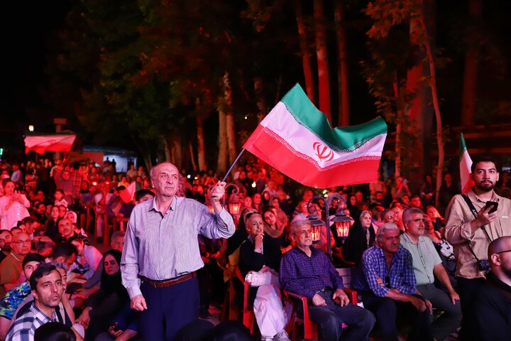 نمایش باید برخاست