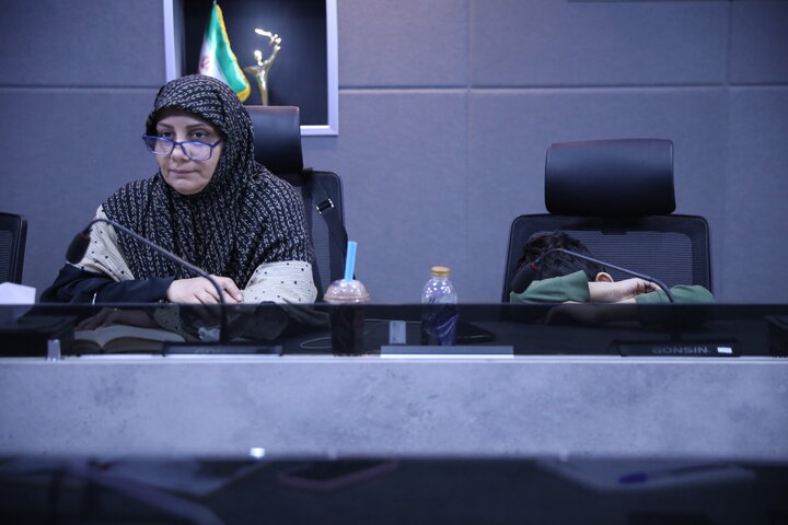 جلسه اول کارگاه نمایش نامه نویسی با تدریس ایوب آقاخانی برگزار شد
