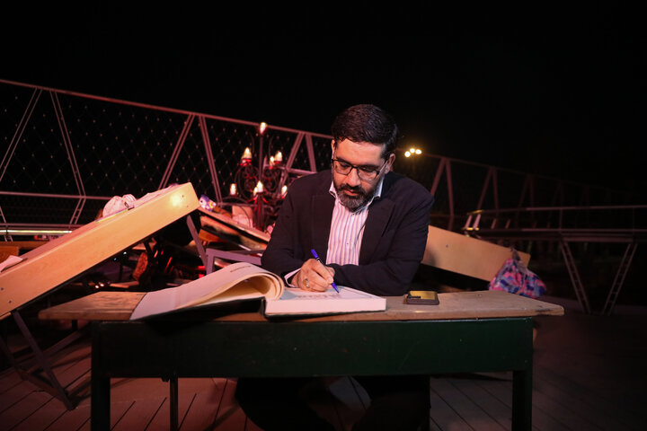 مشق ناتمام در یک نگاه