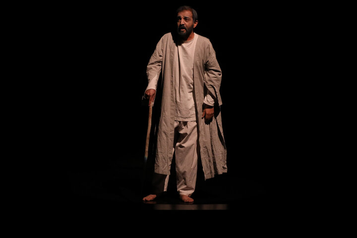 نمایش قافله گم شده