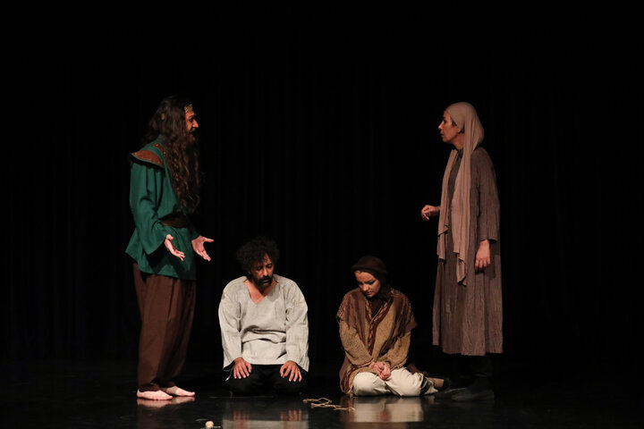 نمایش قافله گم شده