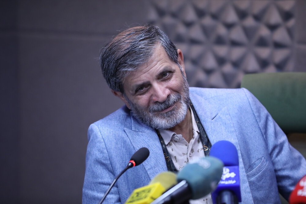 «سرو سیمین پارسیجان» به محمد معتمدی و دو فعال زبان فارسی رسید